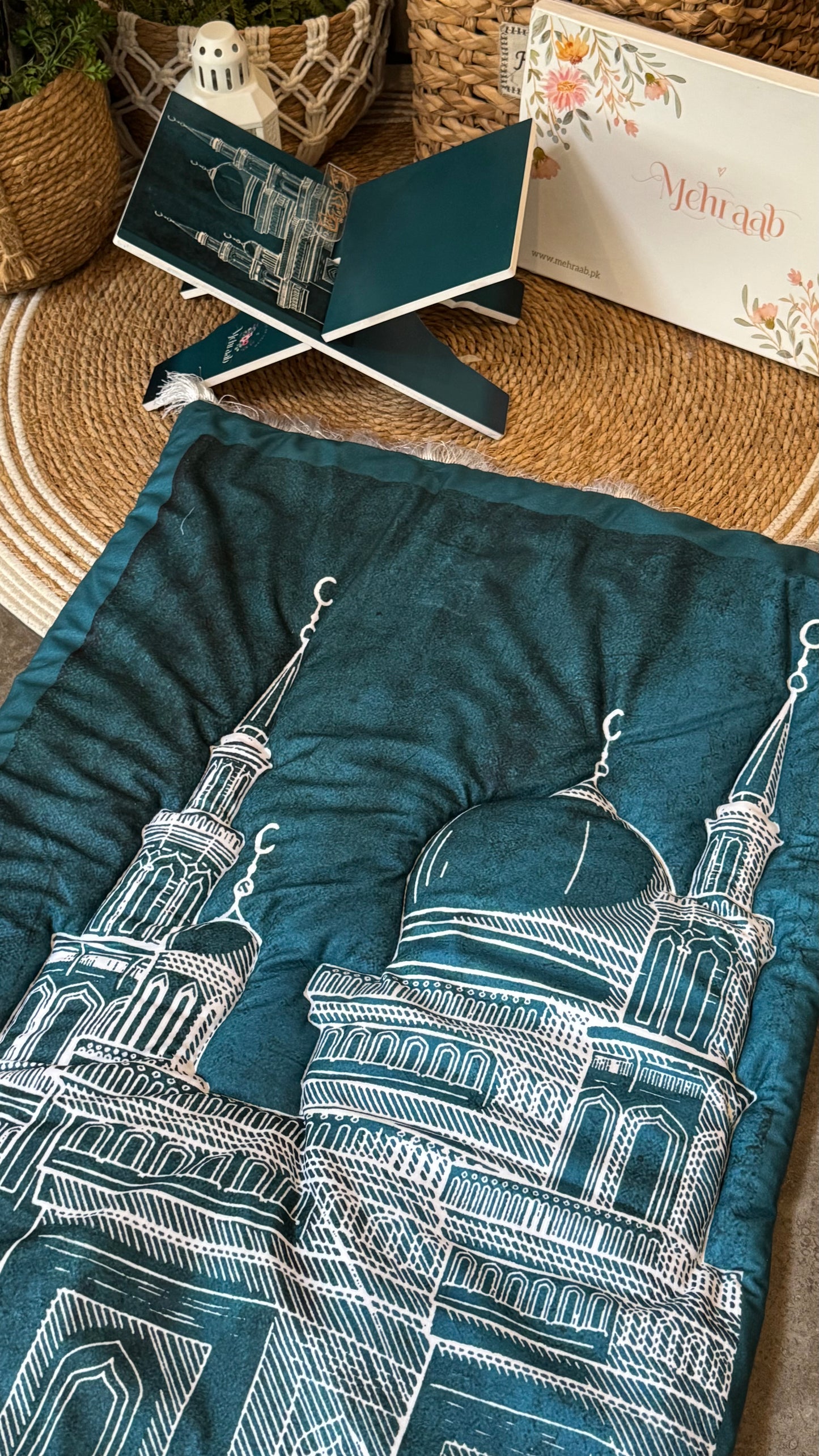 Ad02:Emerald Masjid prayer mat.