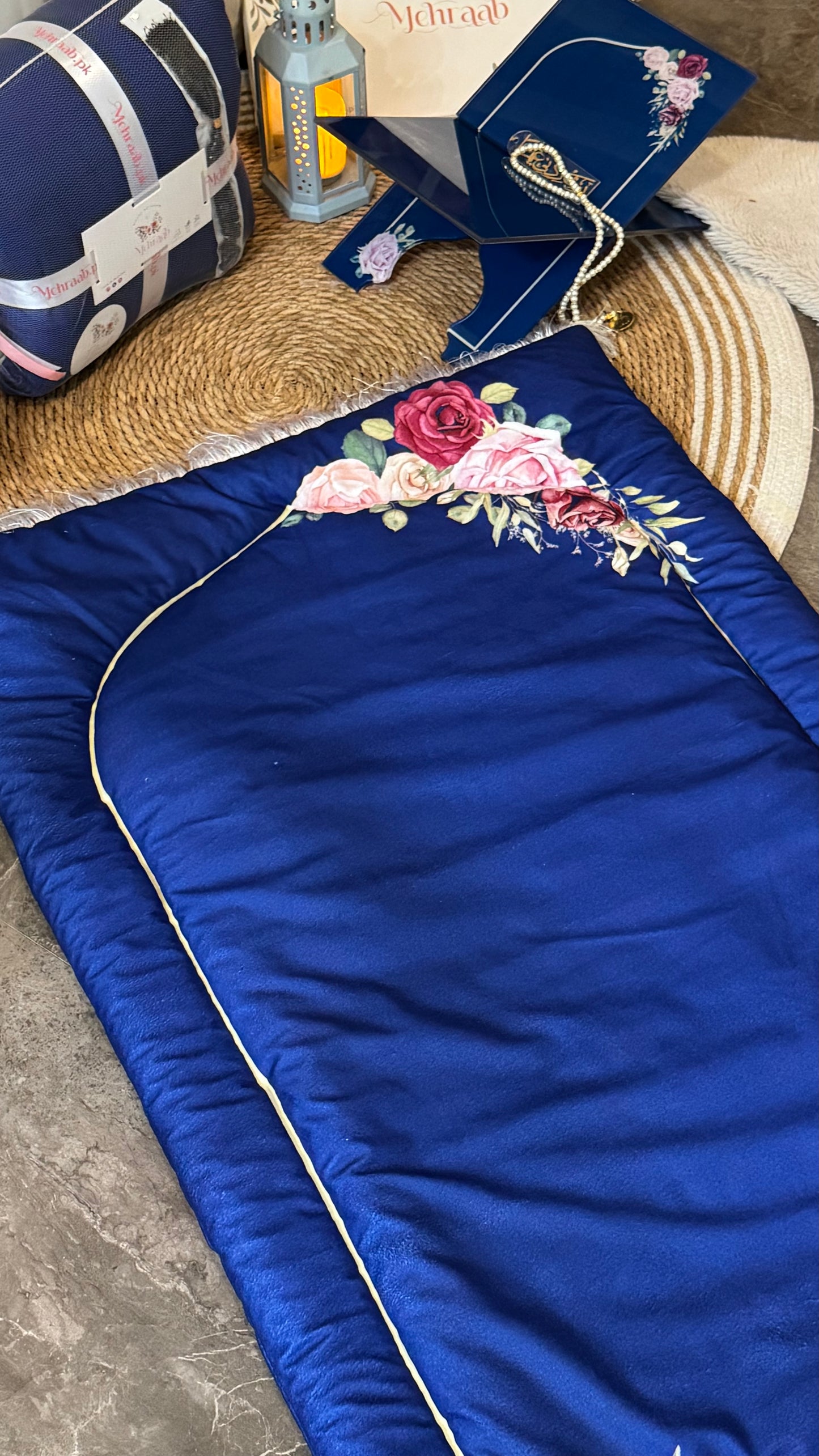 Ad09: Royal Blossom Prayer Mat.