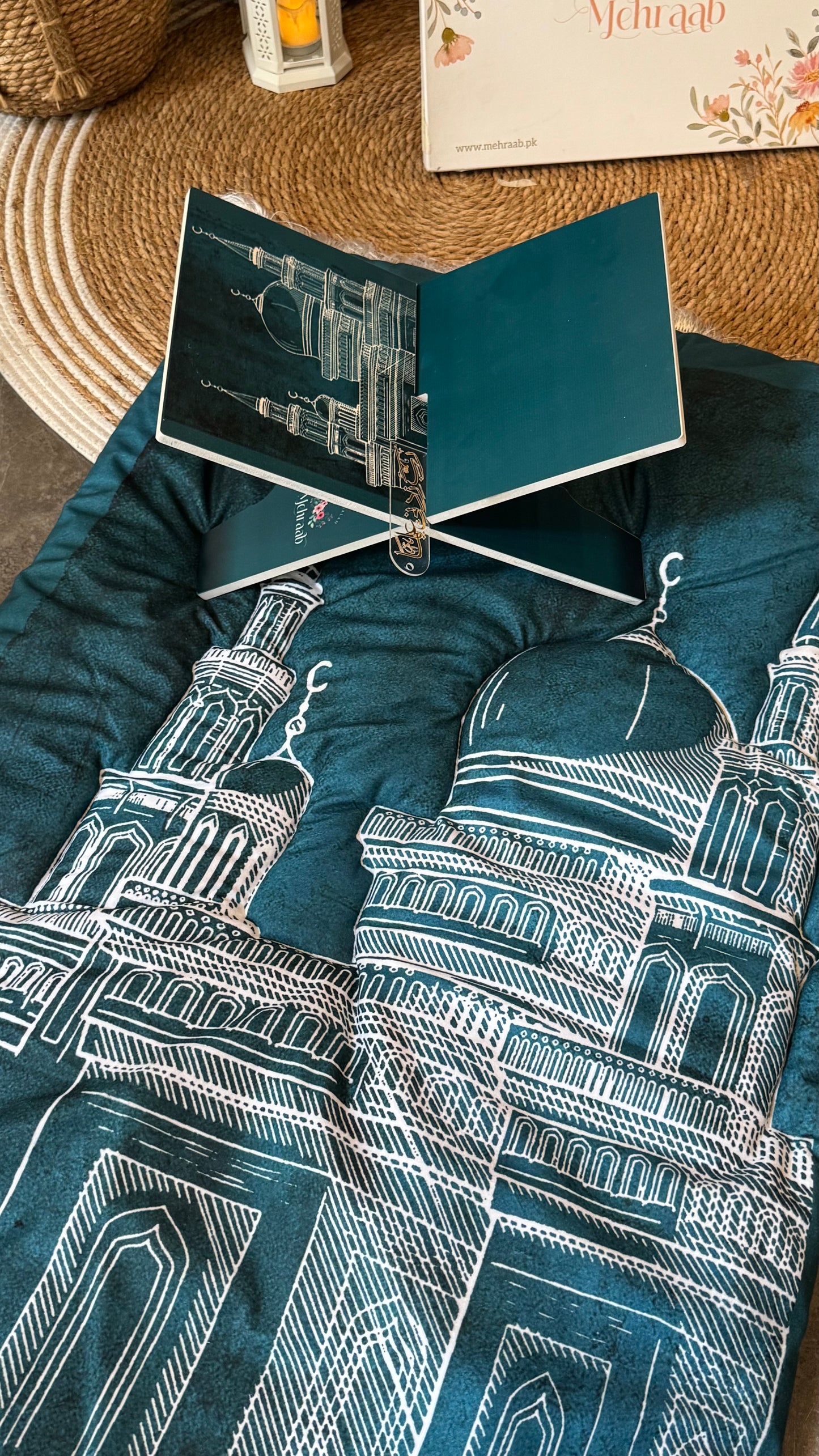 Ad02:Emerald Masjid prayer mat.