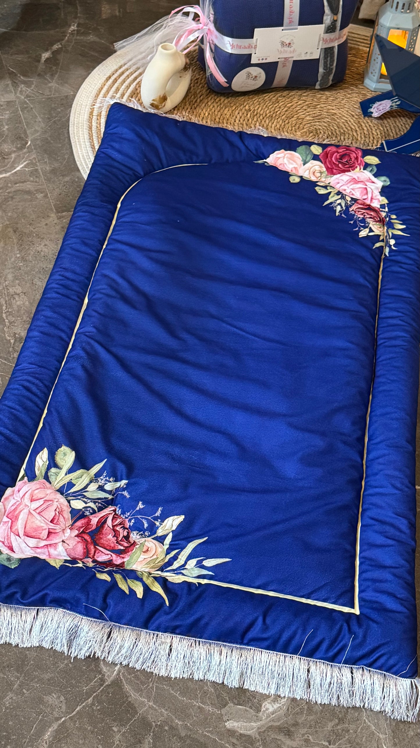 Ad09: Royal Blossom Prayer Mat.