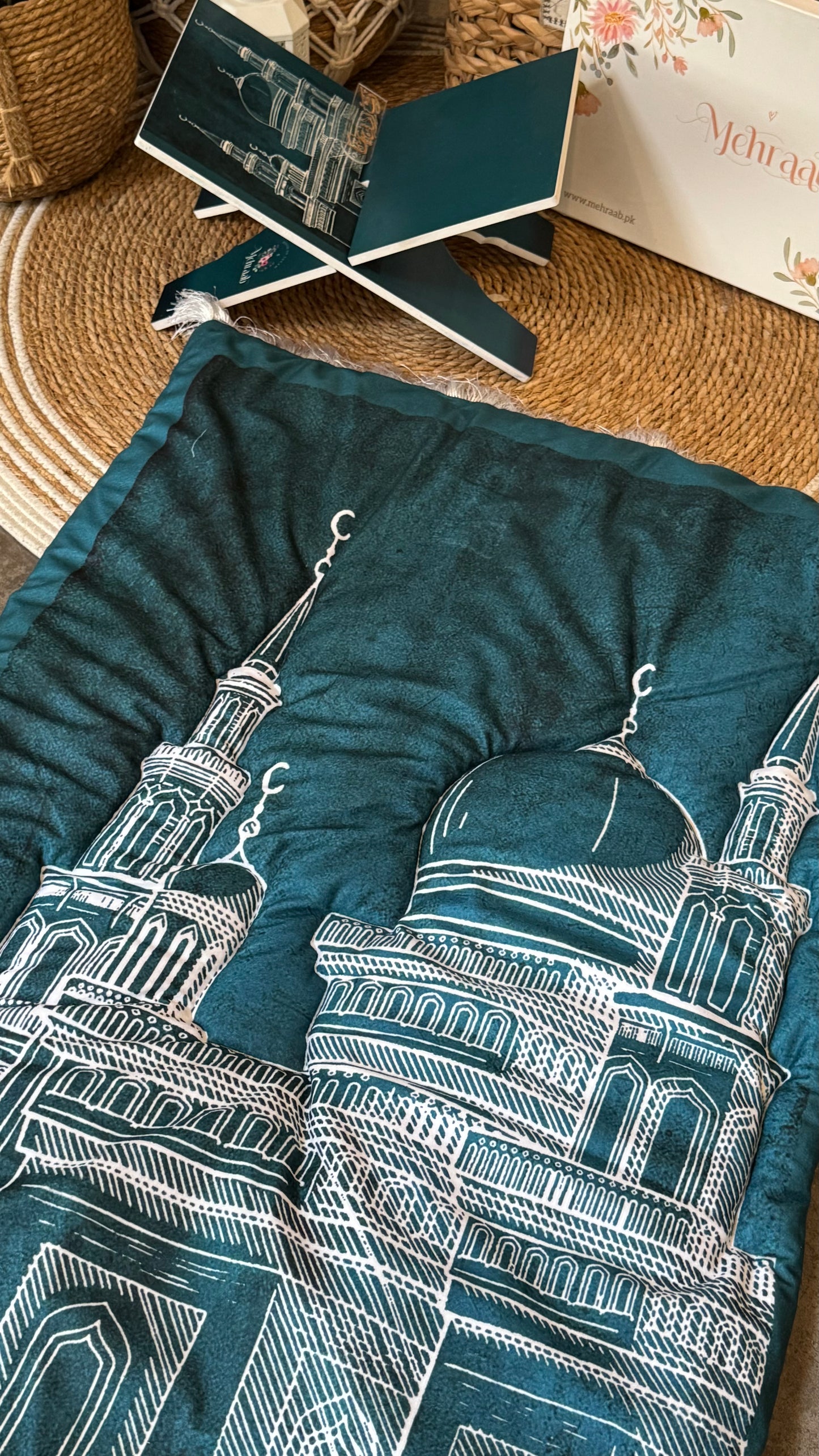 Ad02:Emerald Masjid prayer mat.