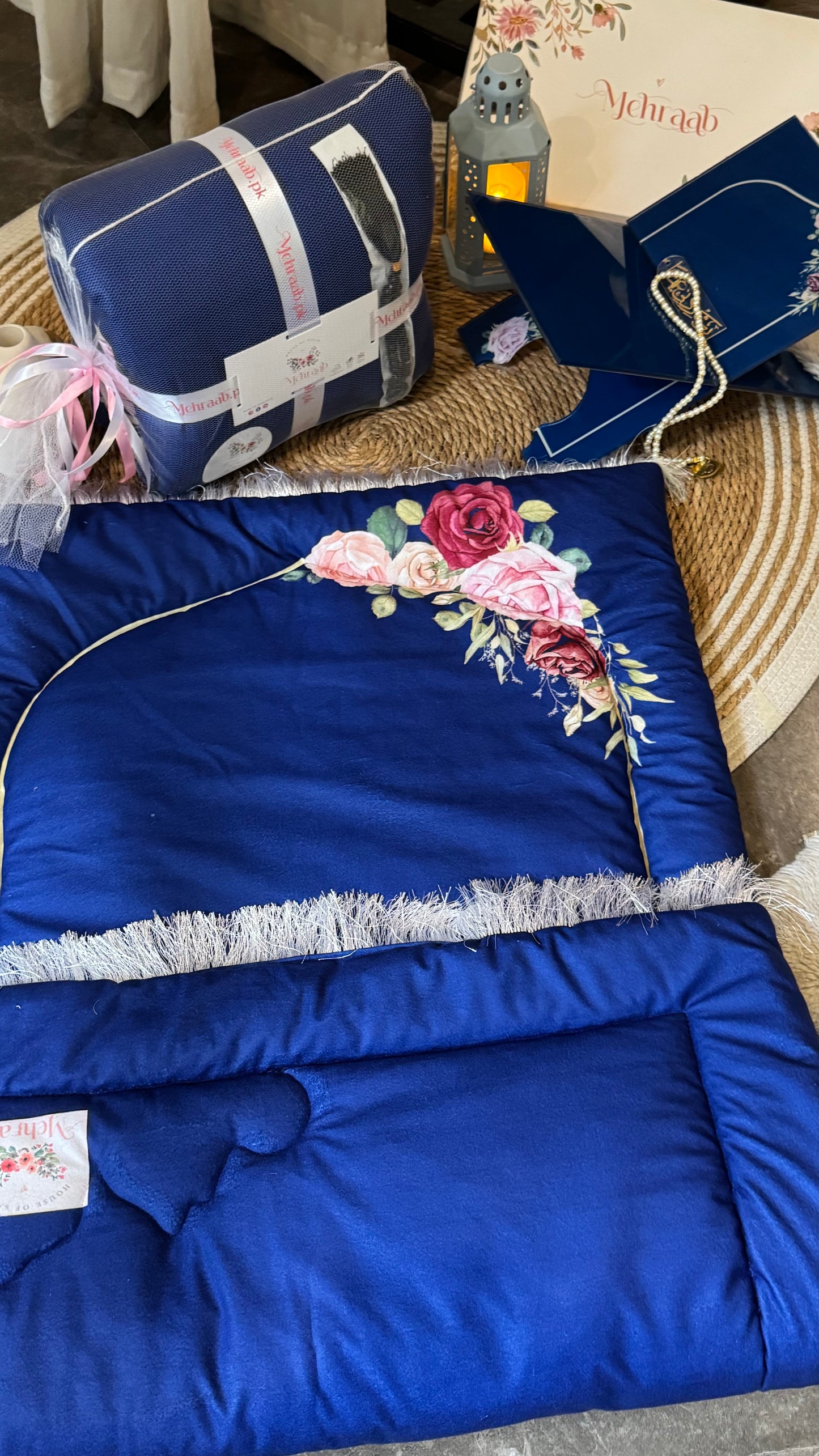 Ad09: Royal Blossom Prayer Mat.