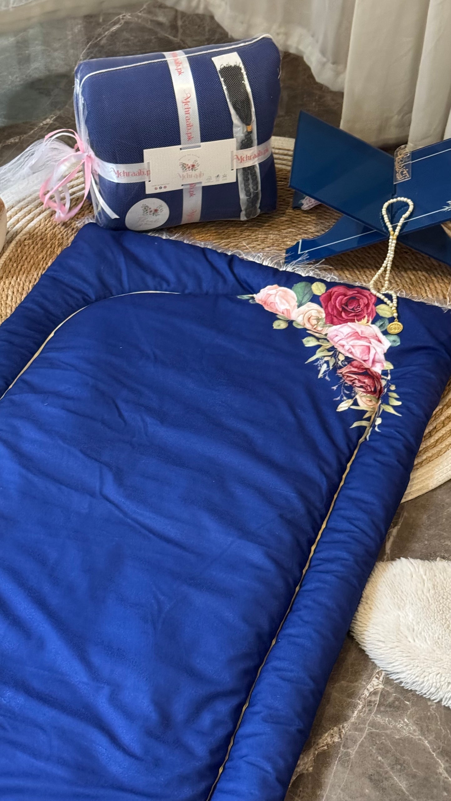 Ad09: Royal Blossom Prayer Mat.