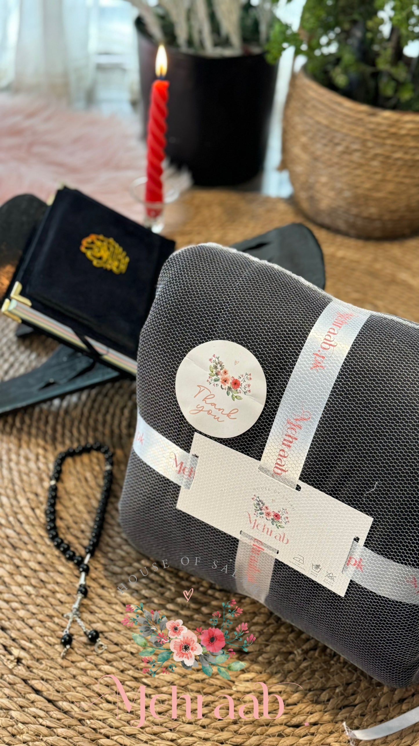 Packedview - Black prayer mat with floral pattern