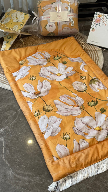 Ad14: Noor Zahra Prayer Mat – Luxury Velvet Janamaz