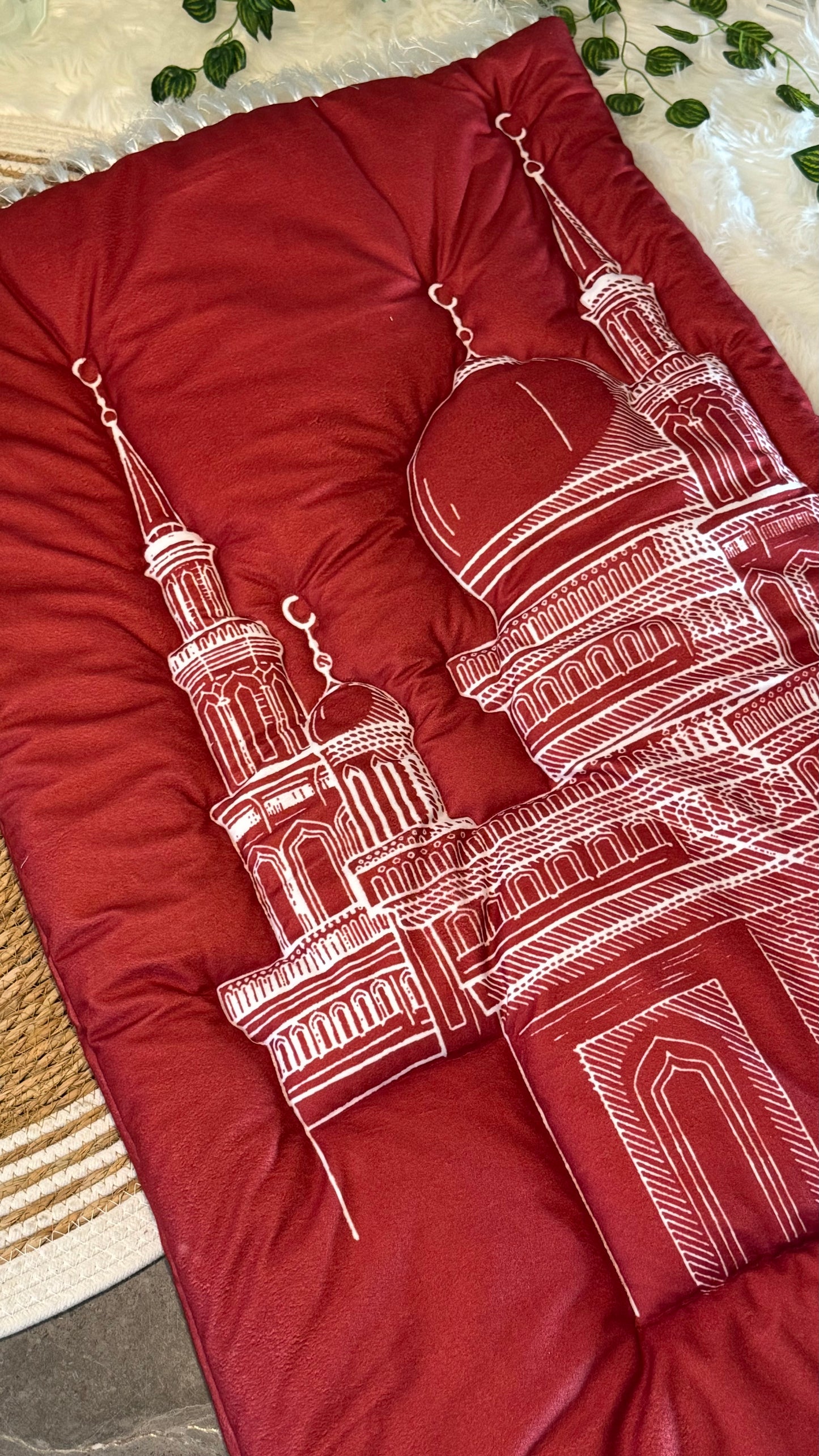 Ad12:Red color masjid e nabwi prayer mat/ janamaz