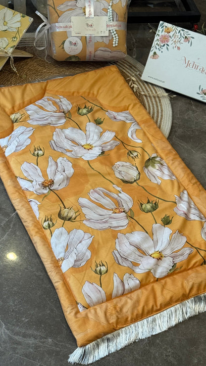 Ad14: Noor Zahra Prayer Mat – Luxury Velvet Janamaz